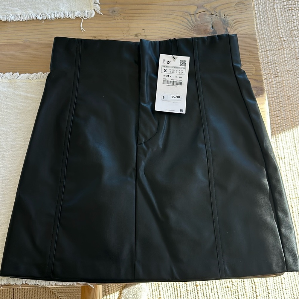 NWT Zara Faux Black Leather Skirt (Size S)